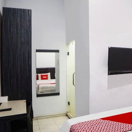 Super Oyo 91627 Wika Wiki Homestay Medan Kültér fotó