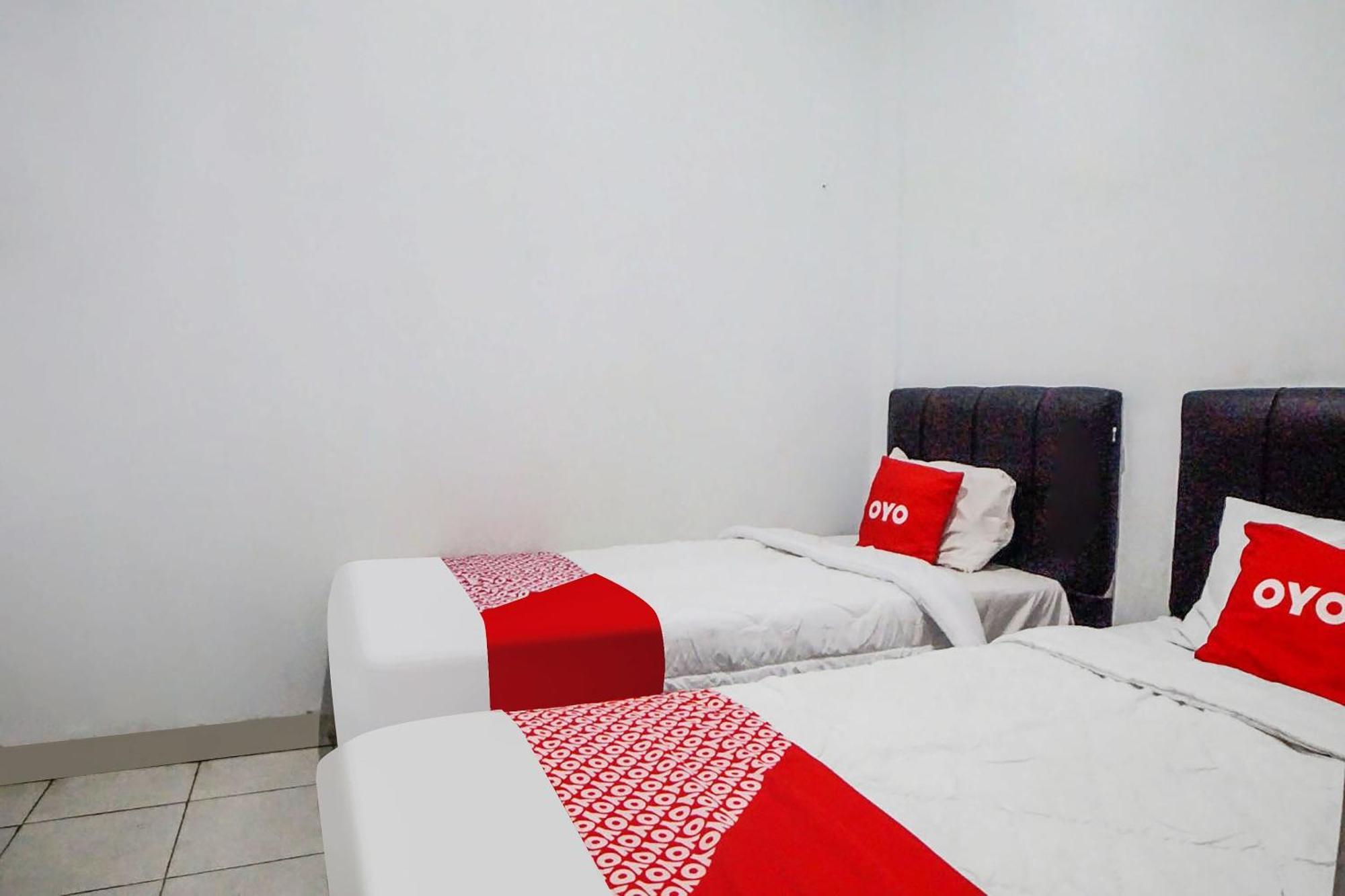 Super Oyo 91627 Wika Wiki Homestay Medan Kültér fotó