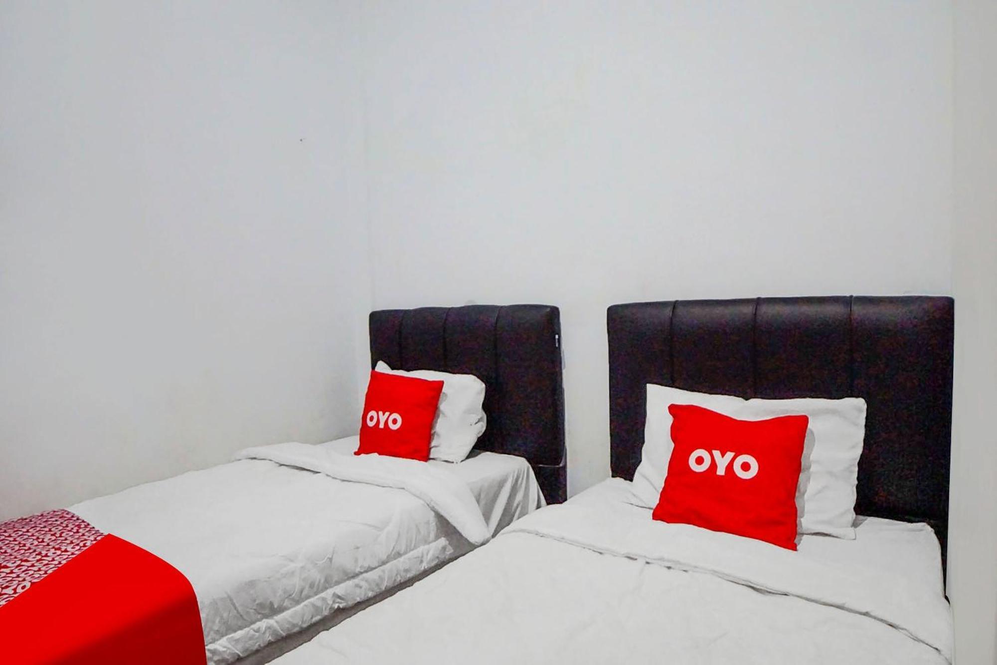 Super Oyo 91627 Wika Wiki Homestay Medan Kültér fotó