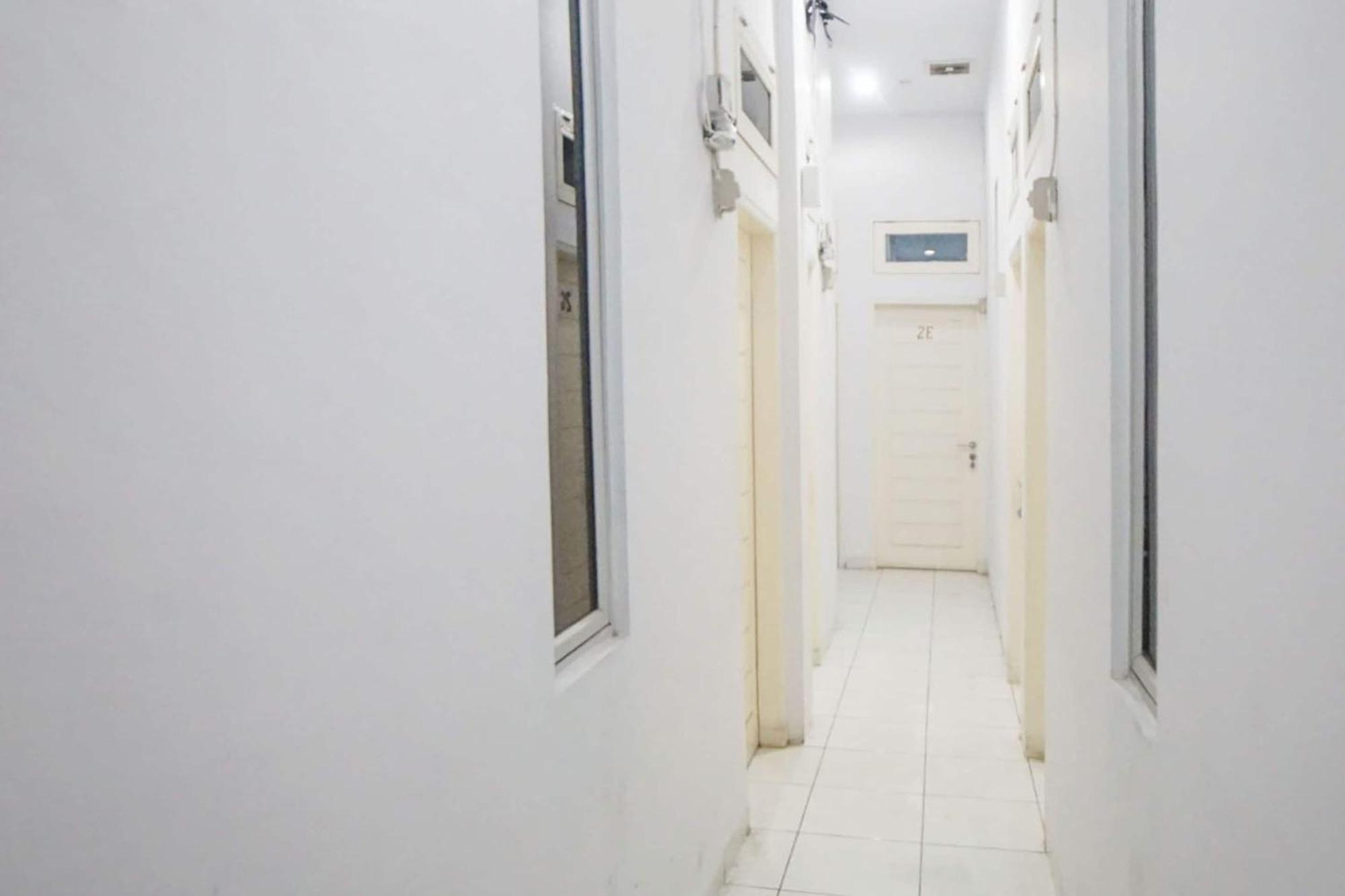 Super Oyo 91627 Wika Wiki Homestay Medan Kültér fotó
