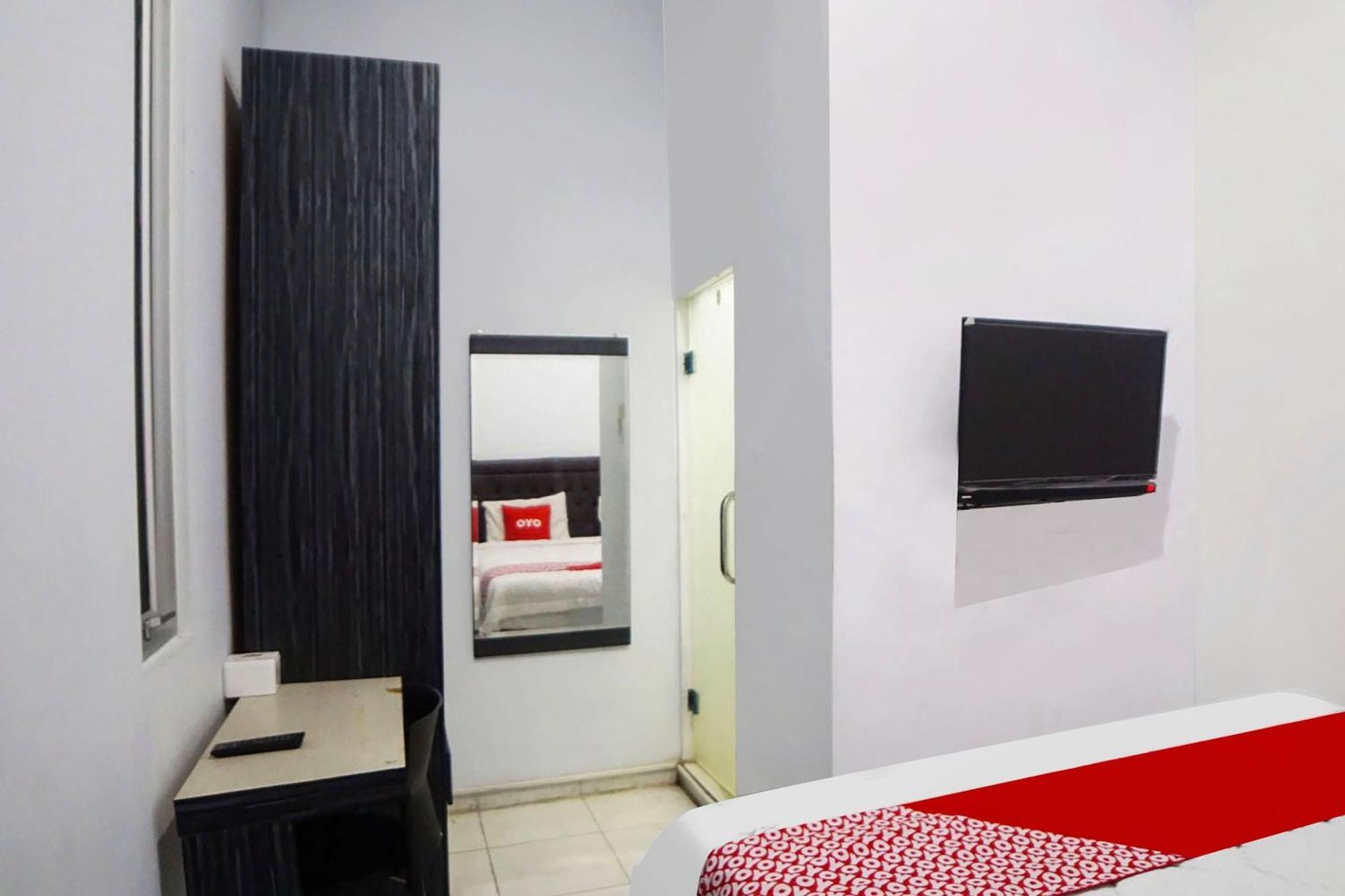 Super Oyo 91627 Wika Wiki Homestay Medan Kültér fotó