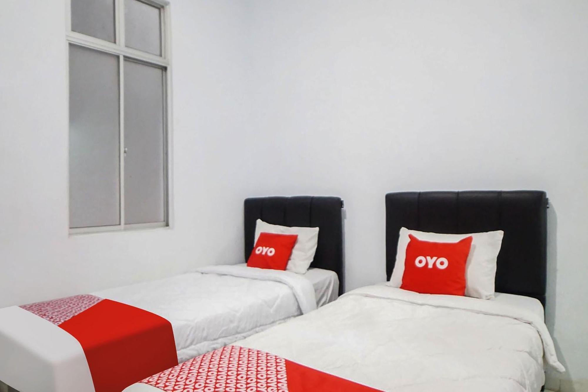 Super Oyo 91627 Wika Wiki Homestay Medan Kültér fotó