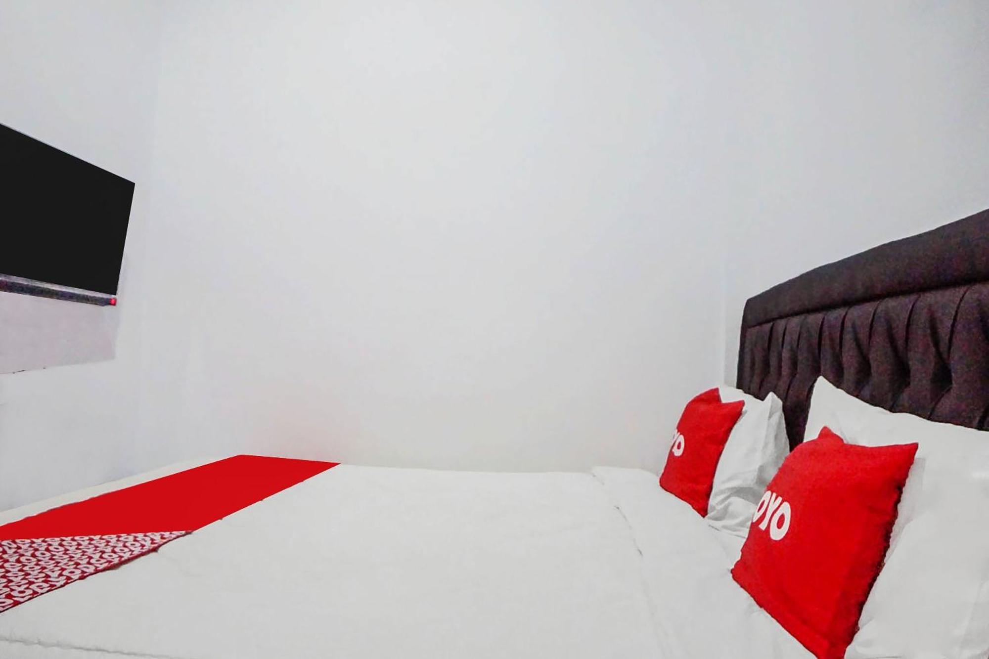 Super Oyo 91627 Wika Wiki Homestay Medan Kültér fotó